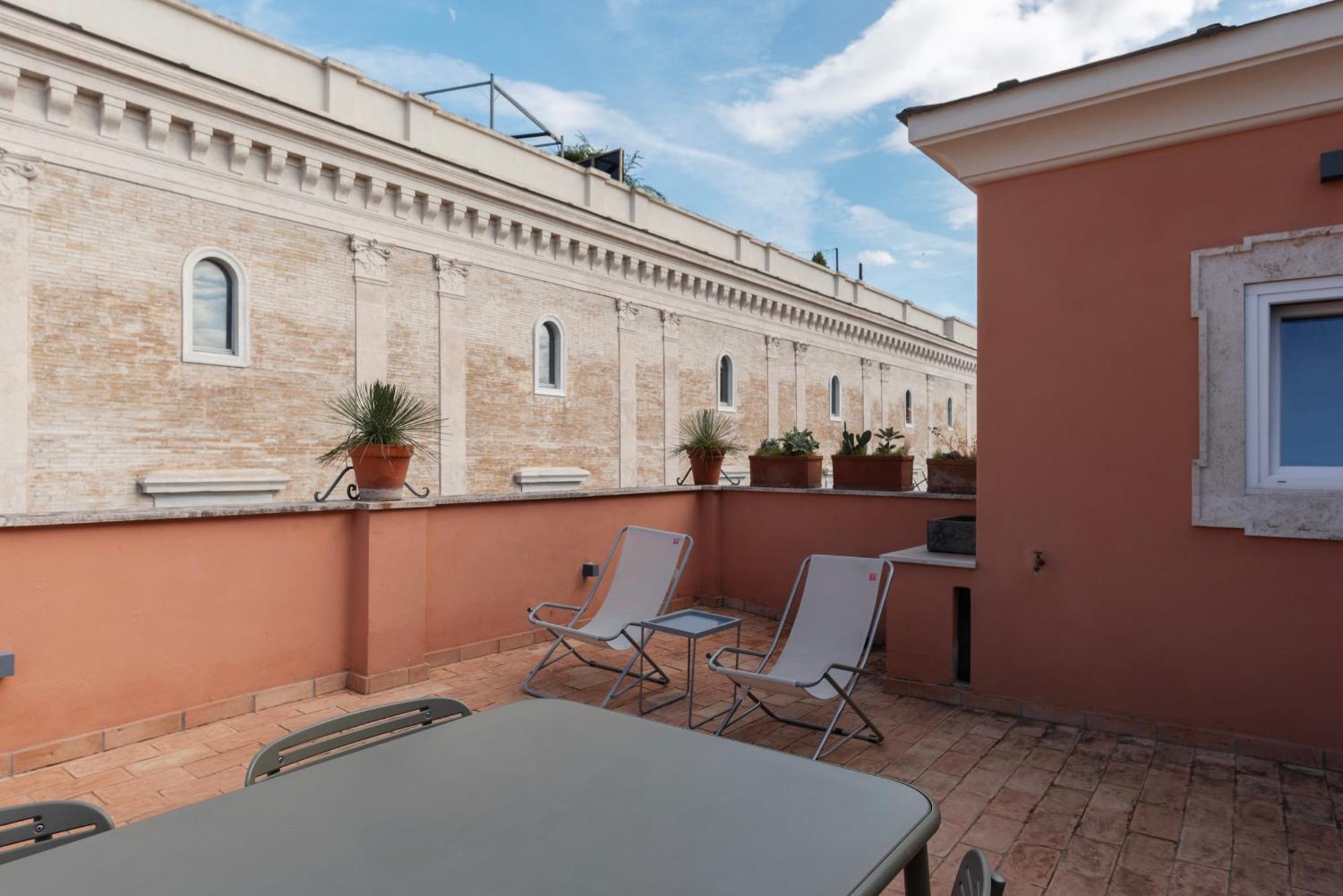 Apartment With Terrace In Via Del Pellegrino - FromhometoRoma Exterior foto
